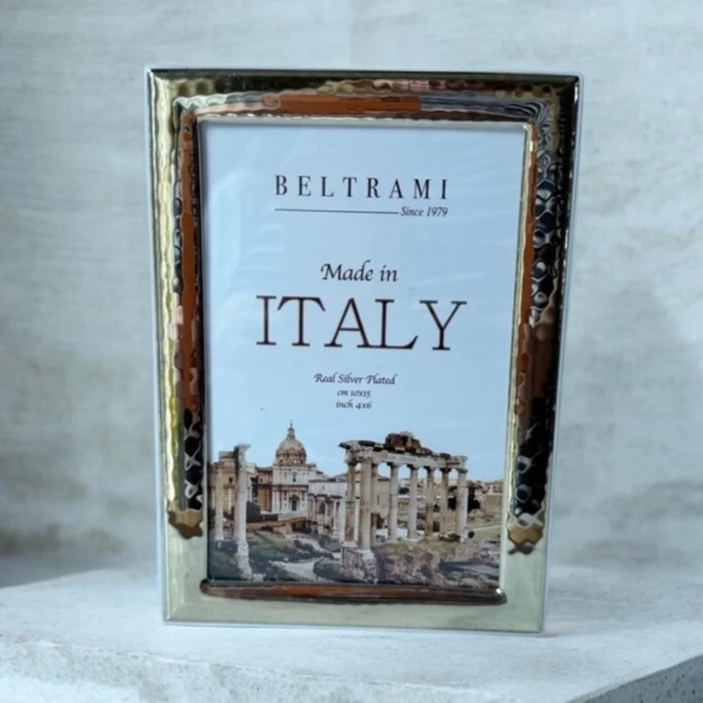 Gold Hammered Picture Frame - Gold,wood. Made in Italy 4”x6” photo
